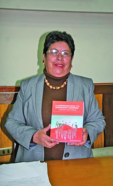 Yolanda Muñoz presenta el libro de intervención social