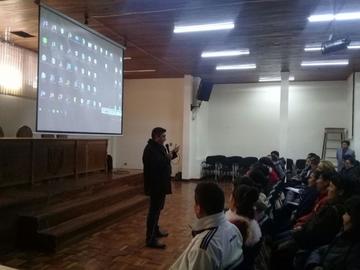 Más de 4.000 maestros rinden examen de ascenso de categoría