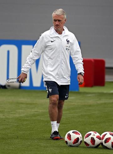 Deschamps: “Mbappé aún debe aprender”