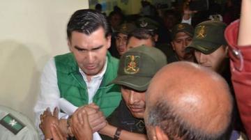 La defensa del funcionario logró desvirtuar el peligro de fuga.