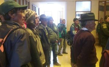 Los comunarios cerraron a los concejales en ambientes del Gobierno Municipal de Pocoata.