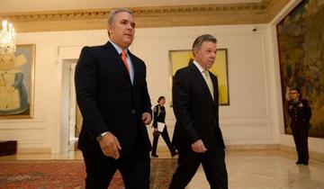 El presidente electo Iván Duque y Juan Manuel Santos, quien deja la presidencia.