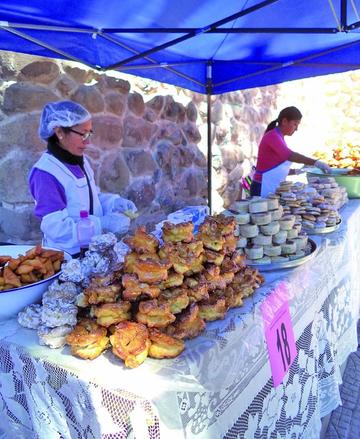 Los tradicionales productos llegaron a los pobladores.