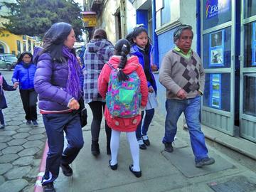 La recomendación del uso de ropa abrigada se mantiene.