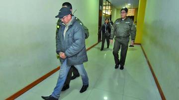 Está imputado por incumplimiento de deberes, peculado y abandono de funciones.