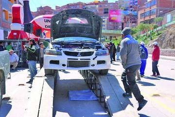 Gráficas de la fiesta del rugir de motores.