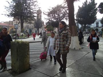 El uso de ropa abrigada es la recomendación que permanece vigente.