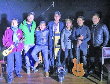 Muñoz brinda un recital con quena