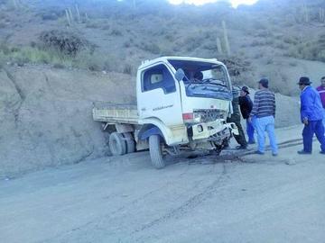 Falla en el sistema de frenos provoca un accidente carretero