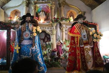 Los Apóstoles  San Bartolomé y San Ignacio de Loyola.