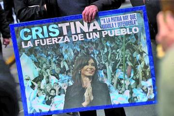 La justicia estrecha el cerco a los Kirchner por caso corrupción