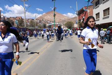 Los danzarines realizaron sus demostraciones a lo largo de la entrada de promesa. .