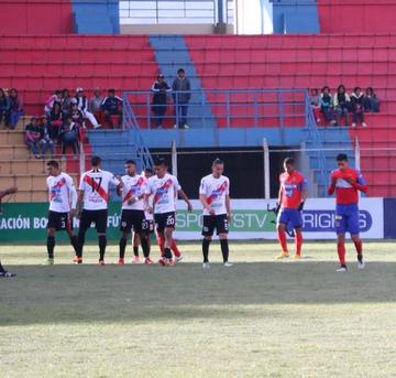 Los jugadores de la escuadra potosina celebran la victoria.