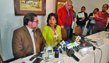 Los funcionarios del ente electoral en conferencia de prensa.