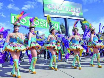 Al día siguiente, el público verá danzas del ritmo nacional.