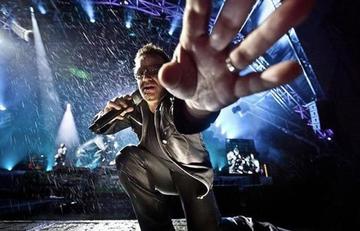 U2 suspende concierto por la pérdida de voz de Bono