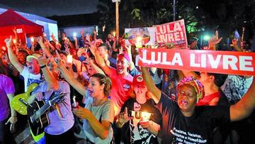 El PT busca salida tras anulación de candidatura de Lula en Brasil