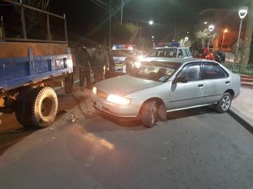 Chofer con aliento alcohólico estrella su vehículo y una persona muere