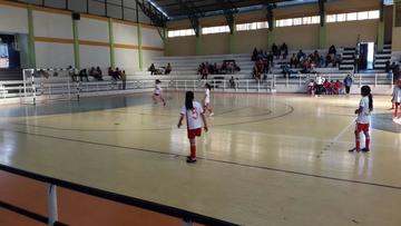 Los partidos finales de Fútbol de Salón en damas y varones se jugarán en el coliseo “Villa de los Niños”.