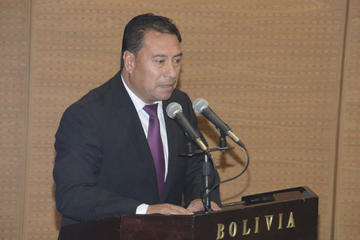 El titular del Ministerio de Salud, Rodolfo Rocabado.
