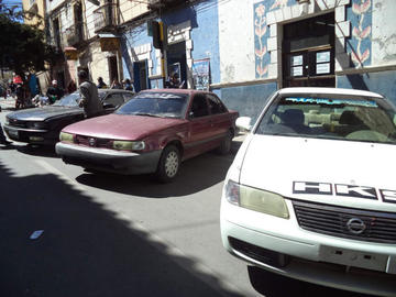 Diprove entrega vehículos chutos a la Aduana de Potosí
