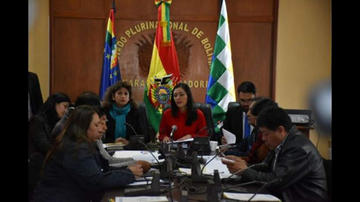 Concluye la evaluación  curricular y alistan fase  escrita para candidatos