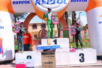 De izq. a der. Joaquín Sandoval, Alexander Poma e Israel Sandoval.