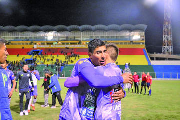 Real sale del fondo con un triunfo ante Oriente  