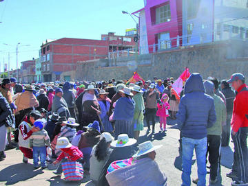 Mejoran el alumbrado público en la Polioducto para traslado de la feria