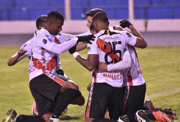 Nacional Potosí gana y avanza al sexto lugar en la Liga