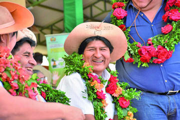 Evo Morales afirma que la oligarquía chilena quiere dividir a Bolivia 