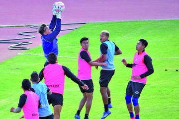 Santos quieren frenar al Tigre 