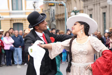 Hay reglamento de la cueca boliviana