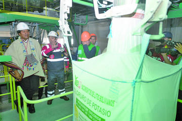 El presidente inauguró el 6 de octubre la Planta Industrial de Cloruro de Potasio, parte de la estrategia para la...