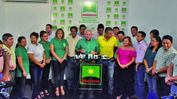 UD continuará conversando con Mesa, Doria Medina y Luis Revilla