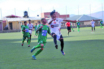 El partido se jugó en la cancha "Miners".