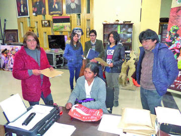 Presentan trabajos al premio Abaroa