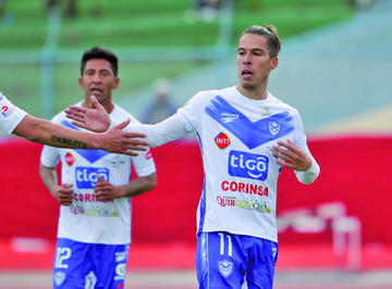 Javier Sanguinetti festeja uno de sus goles.
