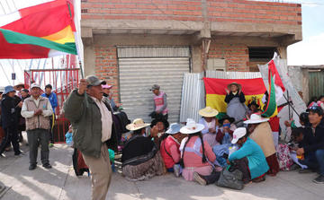 La vigilia de los comerciantes se mantiene.