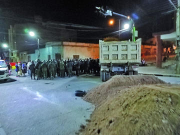 Los policías resguardaron los bienes del Estado.