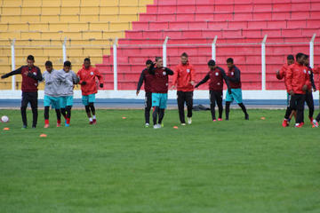 La banda roja cierra sus prácticas hoy 