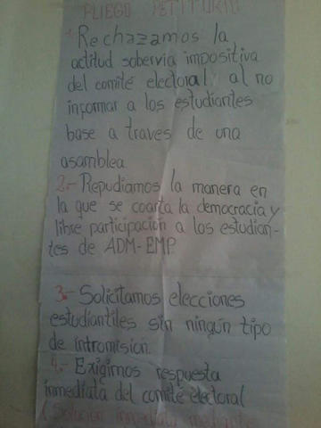 Bloquean tercer piso de la Tomás Frías
