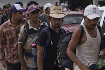 La caravana migrante sigue su paso hacia Veracruz en México