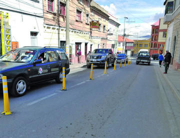 Reponen señalización vertical en la Oruro