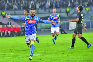 Nápoles iguala a PSG con un gol de Lorenzo Insigne