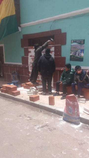 Así sellaron el acceso a la Alcaldía.