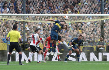 Partido de ida por la final de la Copa Libertadores disputado en el estadio Alberto J. Armando “La Bombonera”, de Buenos