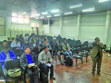 Capacitan a educadores en prevención en escuelas