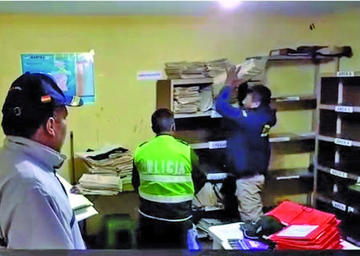 Uyuni: Fiscalía allana oficinas  e incauta varios documentos