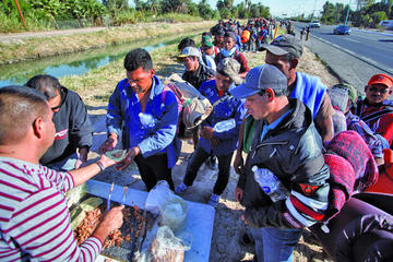 Crisis humanitaria de migrantes  agrava y Trump ratifica rechazo